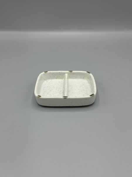 小皿　二つ仕切り（2枚目）