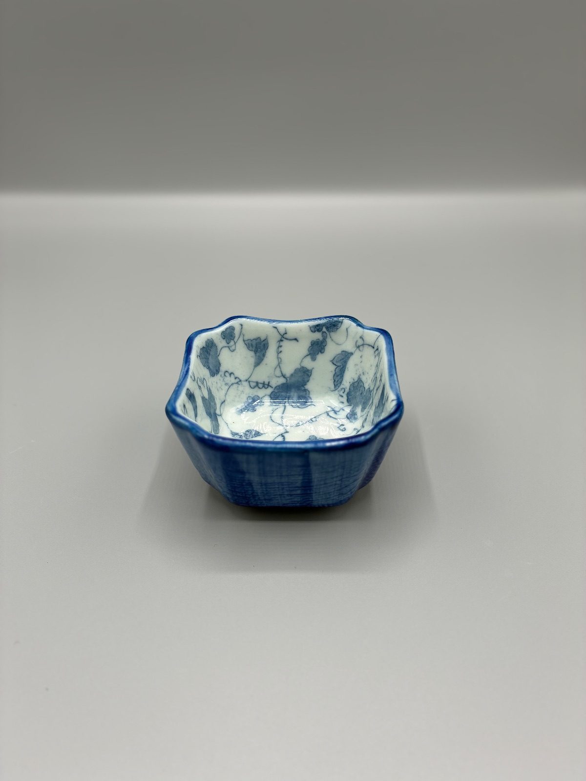 小鉢　ぶどう柄　角小皿（2枚目）