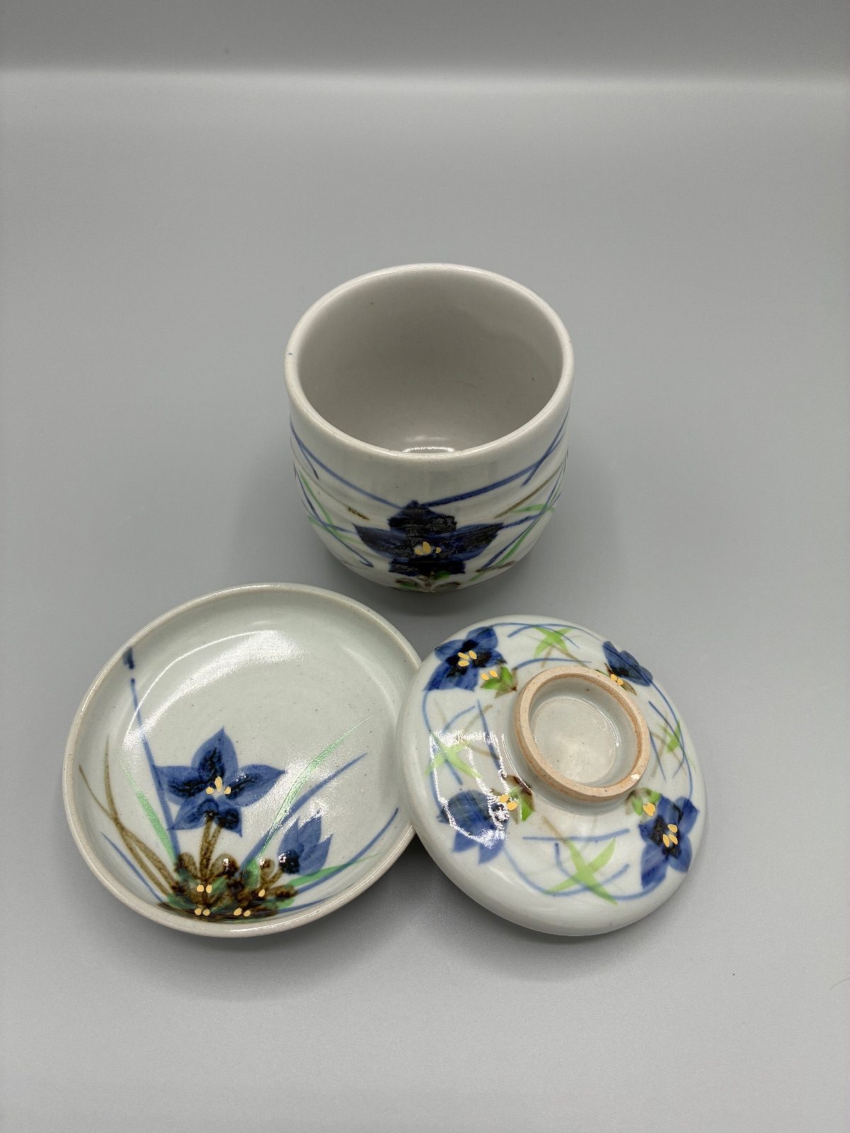 煎茶椀　蒸し椀　蓋付き　受け皿付き　金彩　花（2枚目）