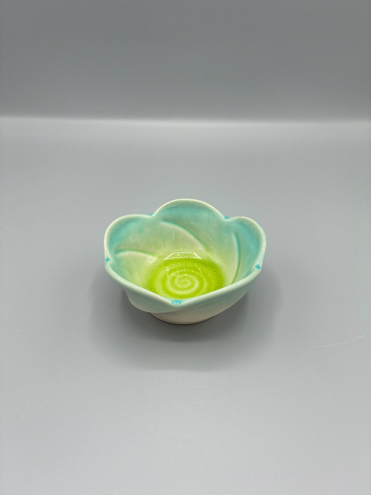 小鉢　花型　青　緑（2枚目）