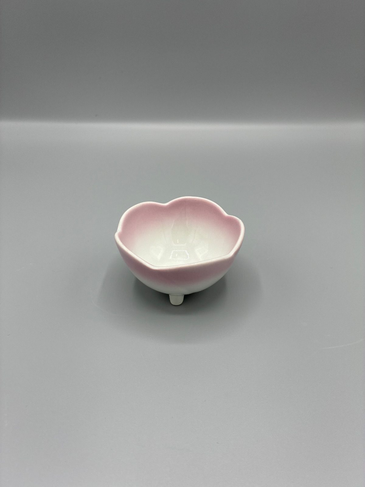 小鉢　花型　足付き（2枚目）
