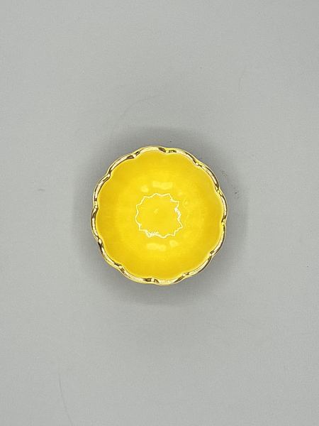 小鉢　黄　菊　金縁　足付き（3枚目）