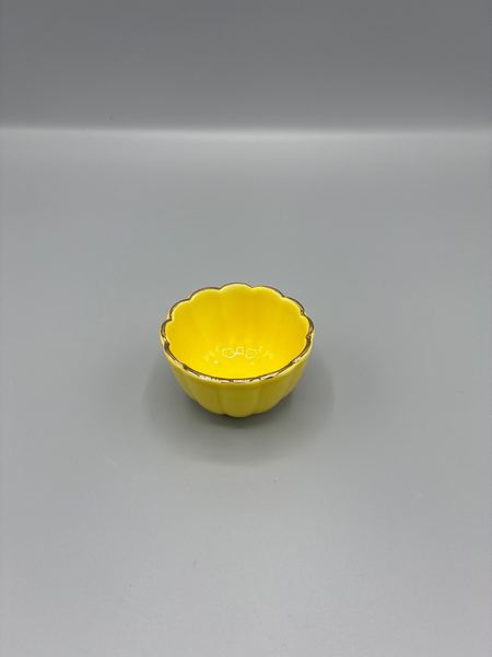 小鉢　黄　菊　金縁　足付き（2枚目）