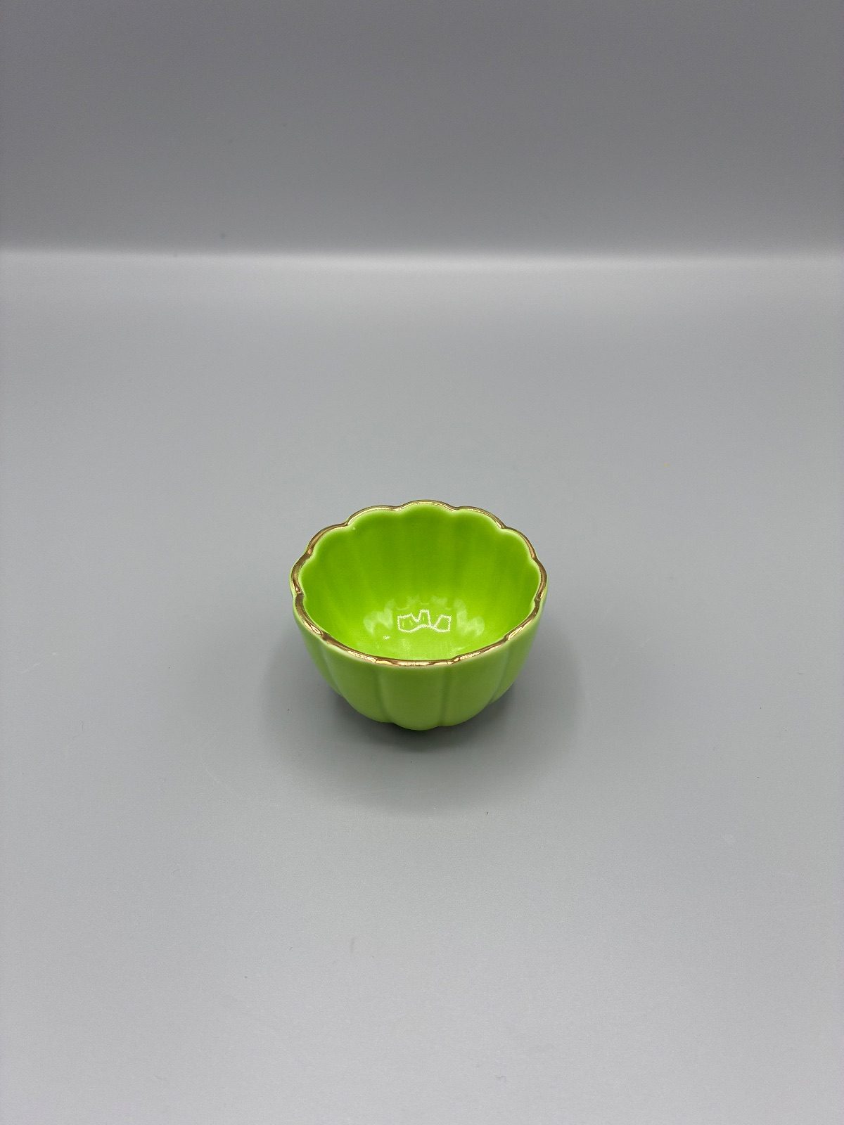 小鉢　緑　菊　金縁　足付き（2枚目）