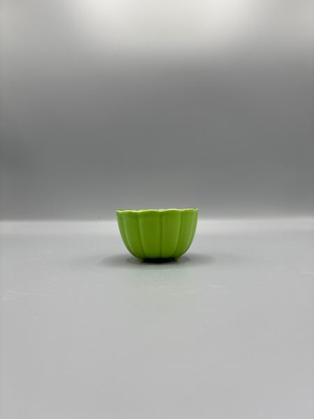 小鉢　緑　菊　金縁　足付き